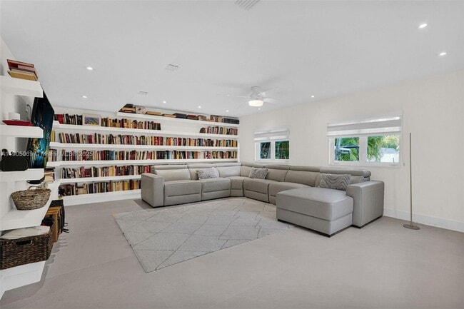 Building Photo - 397 Harbor Ct