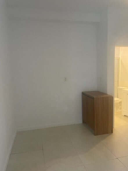 Building Photo - 3082 Mary St