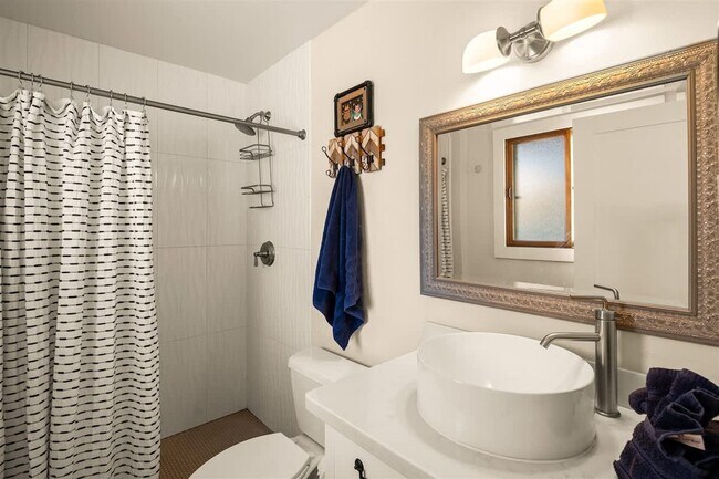 Building Photo - 311 Meadowlark Ln