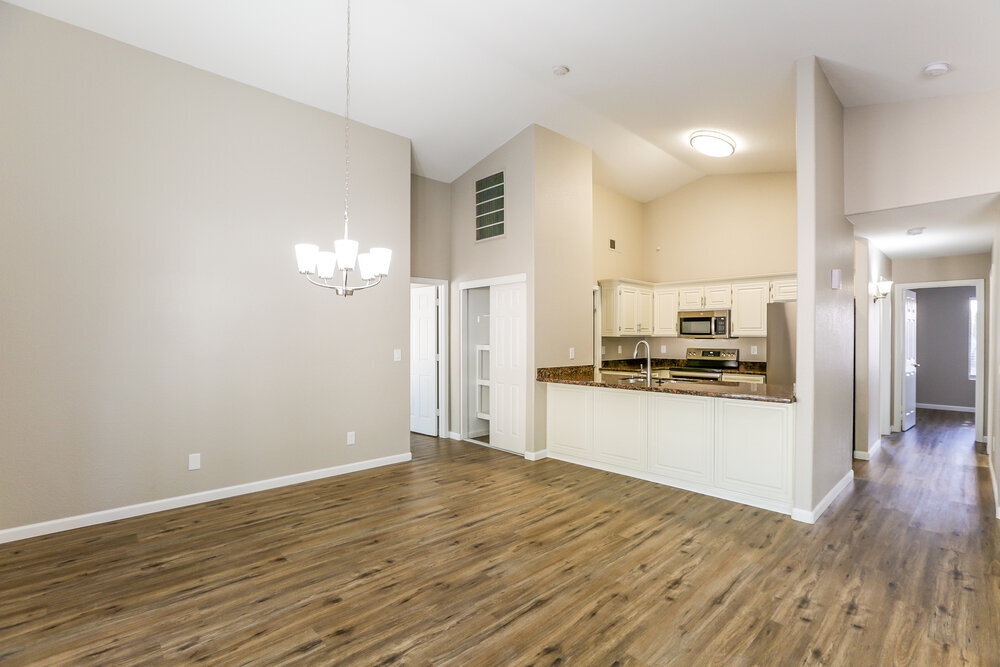 Building Photo - 2832 N 90th Ave