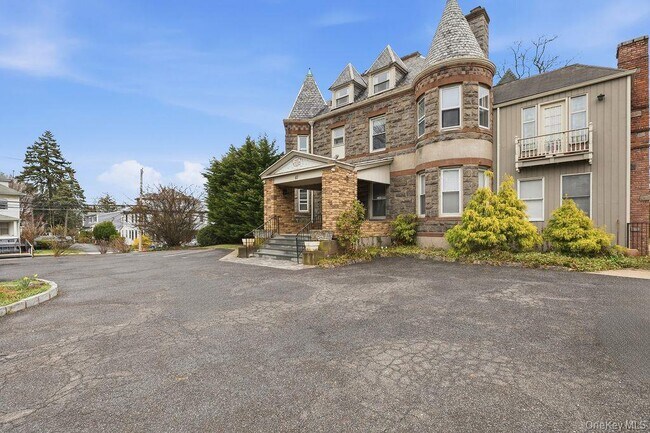 Building Photo - 61 Orchard Ave