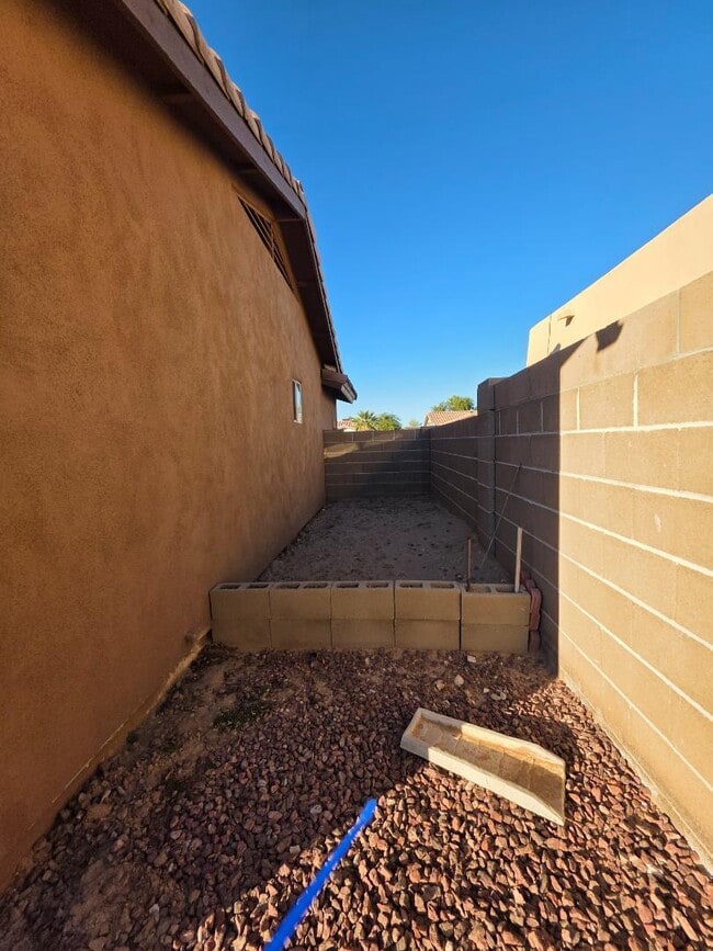 Building Photo - 11149 E 24th Ln