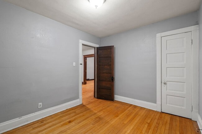 Building Photo - Cramer upper house