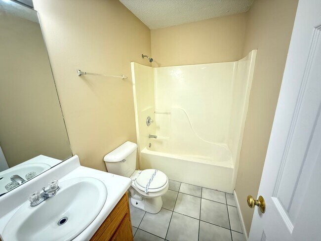 Building Photo - Yao 84 A&amp;B Dodd Blvd