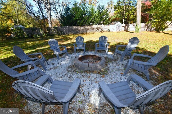 Building Photo - 1 Orchard Ln