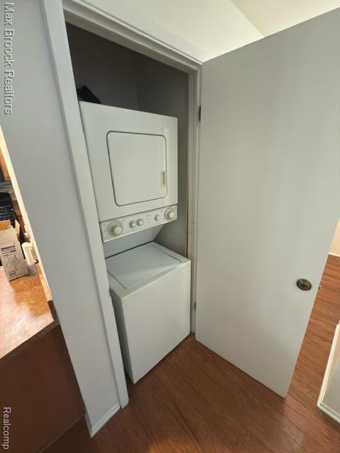 Building Photo - 2405 Torquay Ave