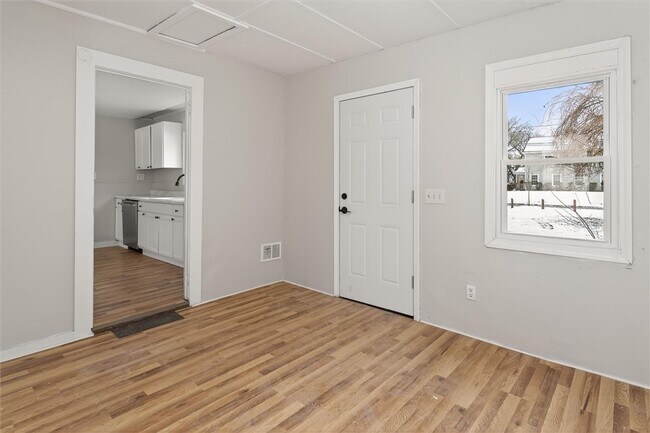 Building Photo - 127 Conkey Ave