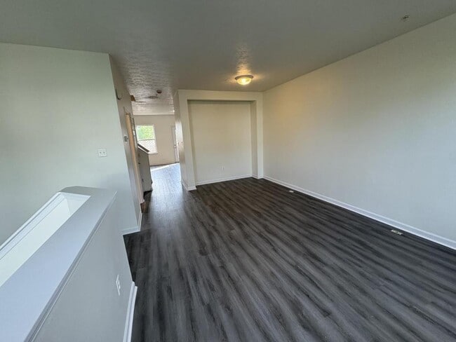 Building Photo - 1006 Hickam Rd