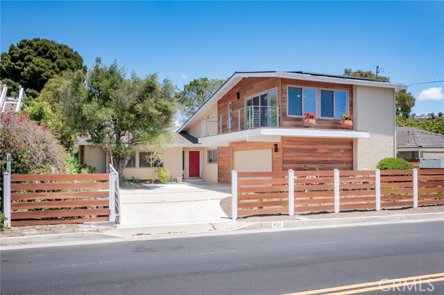 Building Photo - 804 Avenida Presidio