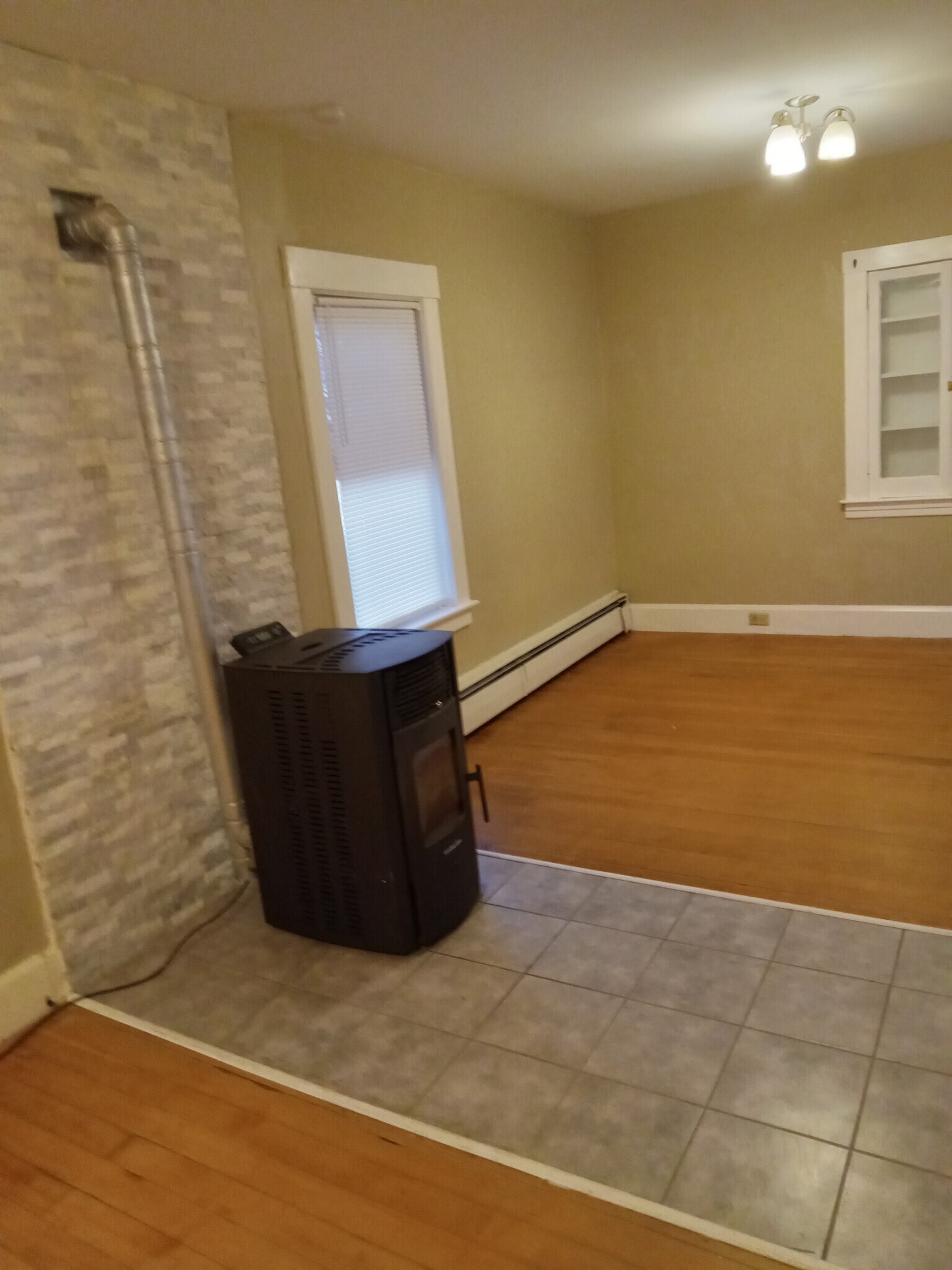 Building Photo - 63 Belmont St