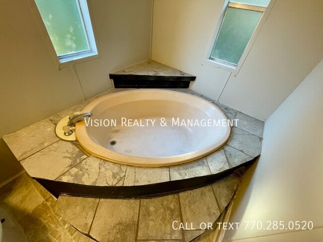 Building Photo - 25 Watercrest Ln