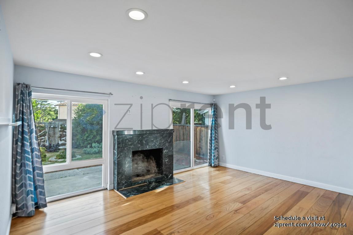Building Photo - 33125 Basswood Ave