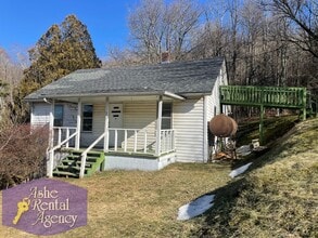 Building Photo - Quaint Cottage Walking Distance to Downtown West Jefferson
