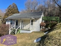 Building Photo - Quaint Cottage Walking Distance to Downtow...