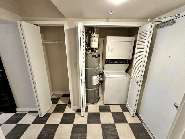 Building Photo - Downtown Bellevue Studio with Balcony, In-Unit Laundry & Amenities
