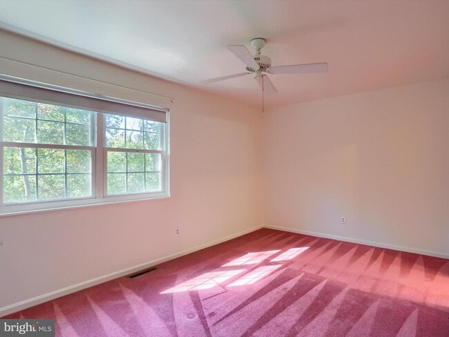 Building Photo - 1068 W Foxcroft Dr