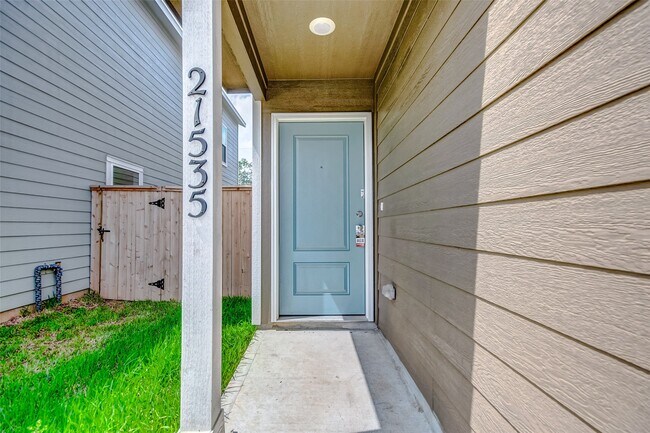Building Photo - 21543 Carosella Dr