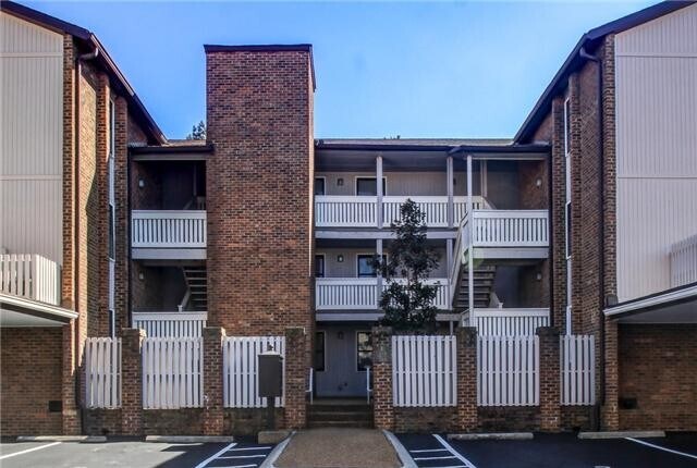 Building Photo - 120 Hillsboro Pl