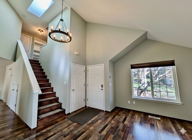 Building Photo - Spacious SW Tigard Retreat with Entertainer’s Backyard & Modern Chef’s Kitchen