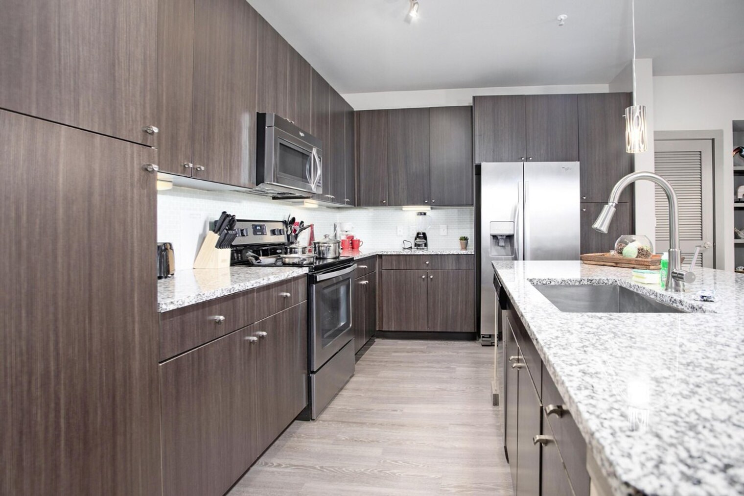 Building Photo - 1905 Canterbury St