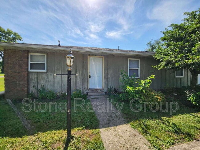 Primary Photo - 2333 Wallace Ave