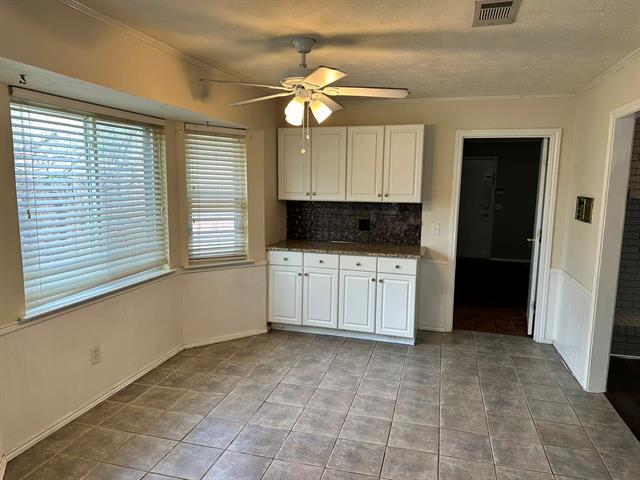 Building Photo - 502 Spring Willow Dr