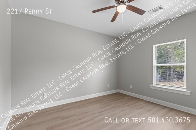 Building Photo - 2217 Perry St