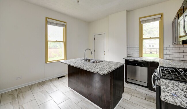 Building Photo - 683-685 South Champion
