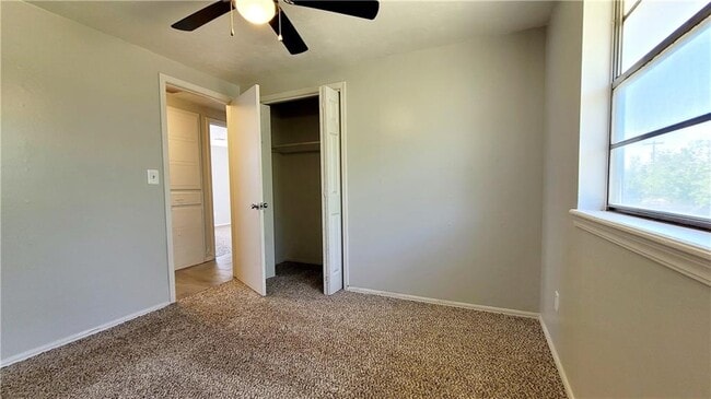 Building Photo - 14025 N Everest Ave