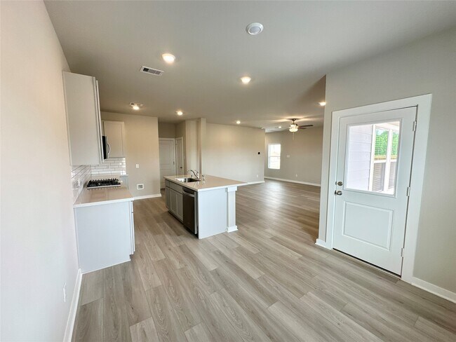 Building Photo - 12198 Ridge Top Dr