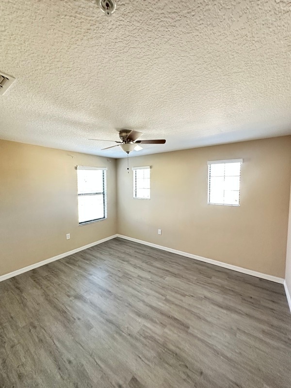 Building Photo - 2412 Seven Oaks Dr