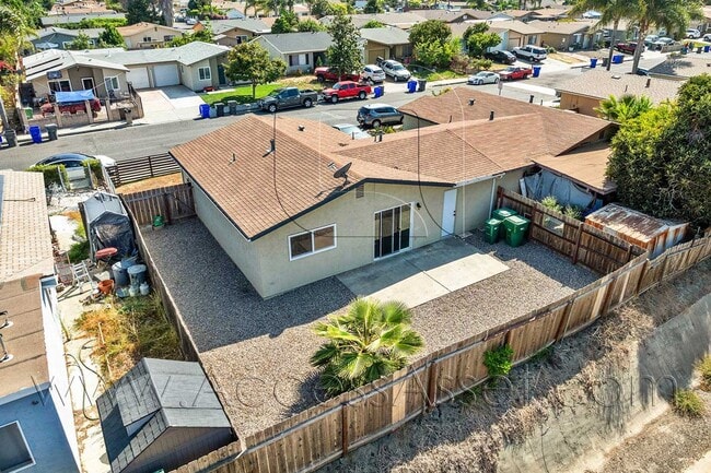 Building Photo - Charming Oceanside Retreat Near Camp Pendleton