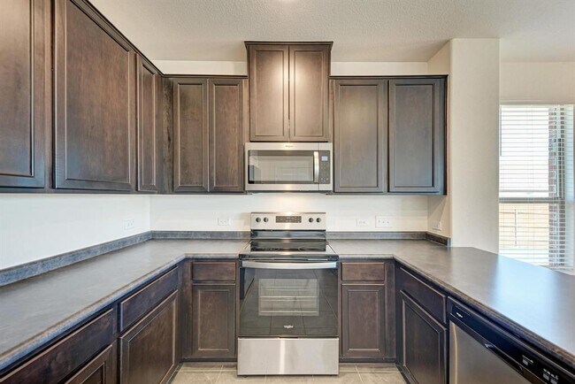 Building Photo - 18600 Golden Eagle Way