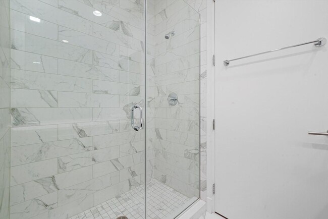 Building Photo - 128 S Aberdeen St