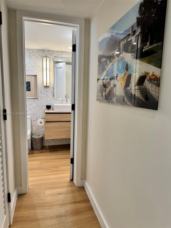 Building Photo - 1045 10th St