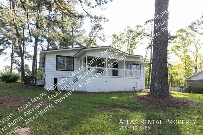 Building Photo - 3004 Poplar Ln
