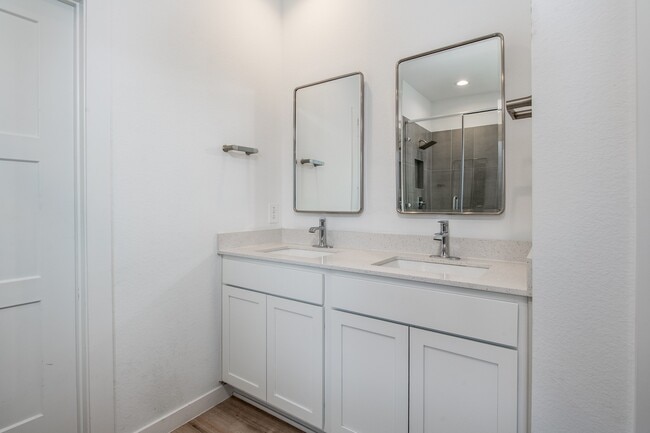 Building Photo - 13344 Bear Creek Ct