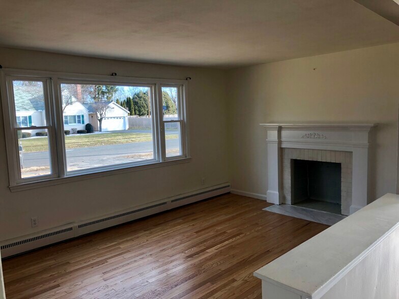 Building Photo - 27 Campbell Dr