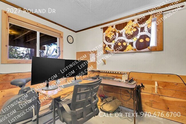 Building Photo - 2027 Roland Dr