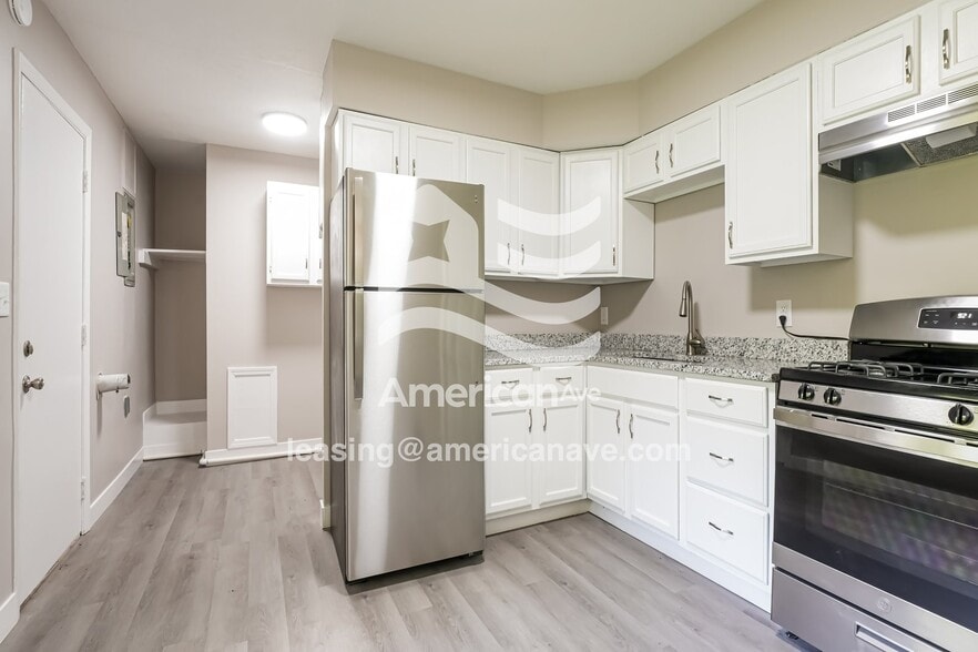 Building Photo - 2005 N Elmer St