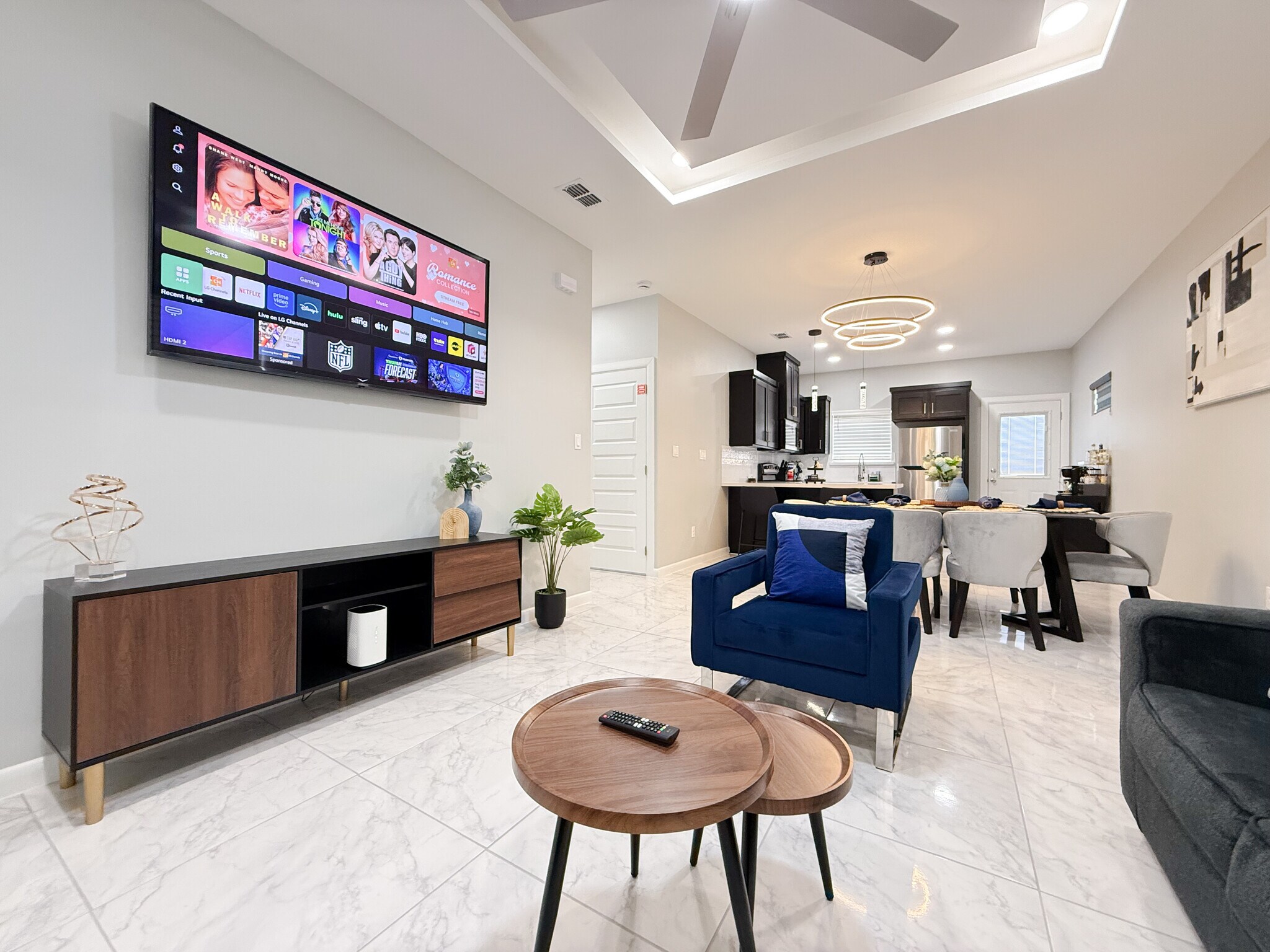 Building Photo - 2108 E Viviana St