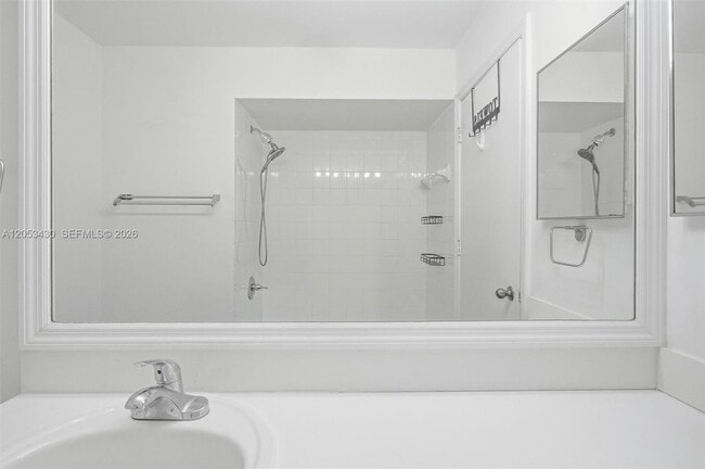 Building Photo - 2066 Madeira Dr