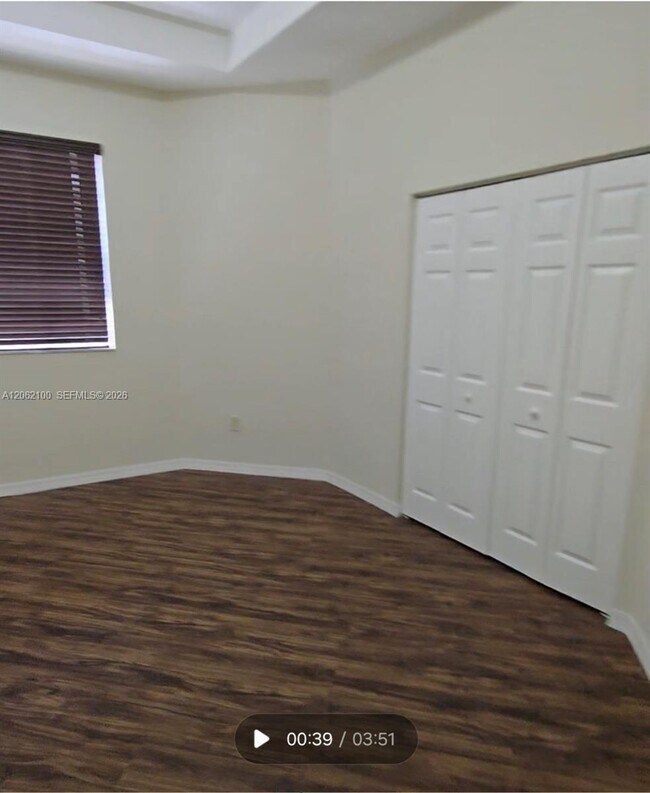 Building Photo - 4917 SW 141st Ave