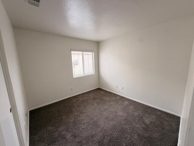 Building Photo - 11914 W Corrine Dr