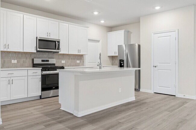 Building Photo - 702 Dotty Dr