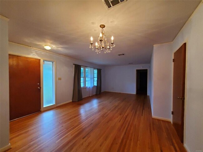 Building Photo - 179 W Rosemary Rd