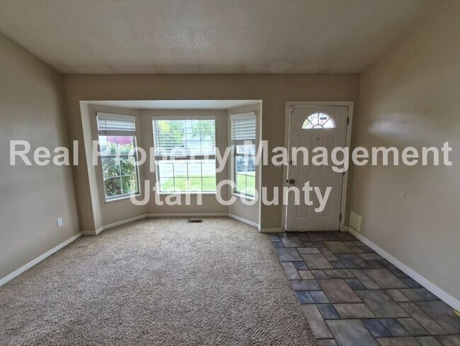 Building Photo - 510 E 300 S