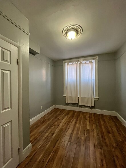 Building Photo - 40 Grant Ave