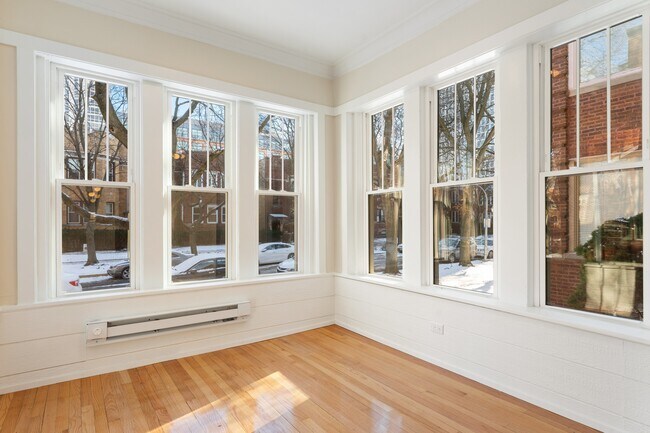 Living Room Sunroom - 6444 N Magnolia Ave