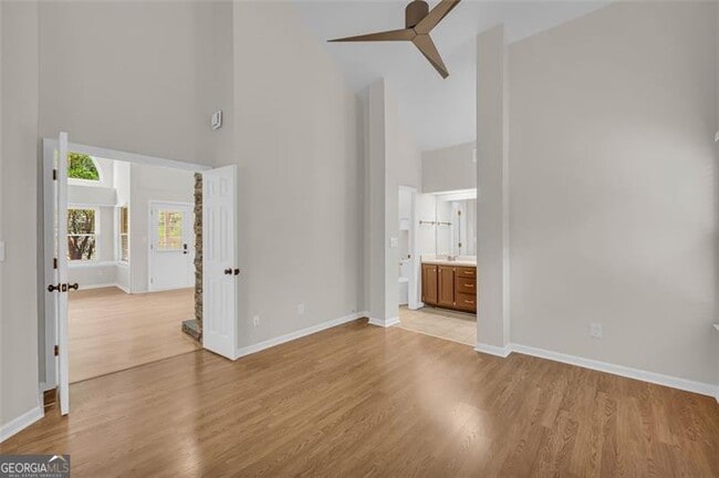 Building Photo - 914 Bradford Ln